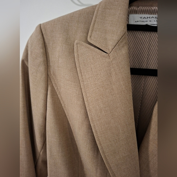 Tahari Arthur S. Levine Women's Tan Single-breasted Blazer (Size 4) - Picture 4 of 9